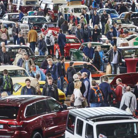 21. Oldtimer und Teilemarkt | Oldtimer Guide